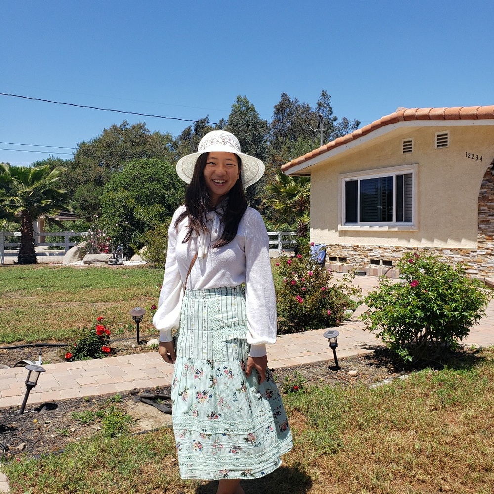 Meet your Posher, Esther